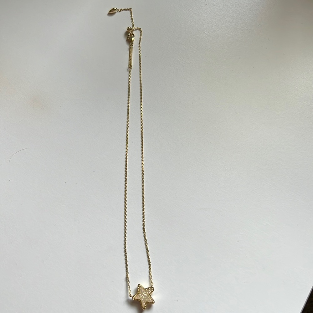 Kendra Scott Star necklace